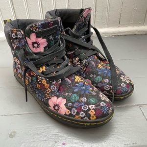 Canvas floral dr martens women’s boots maelly size 8